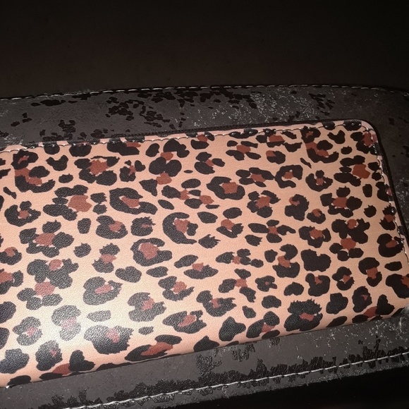 Cheetah print wallet - Picture 1 of 1